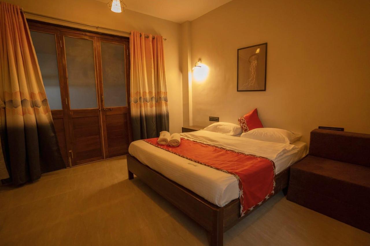 Coastal Bay Inn Alībāg Esterno foto
