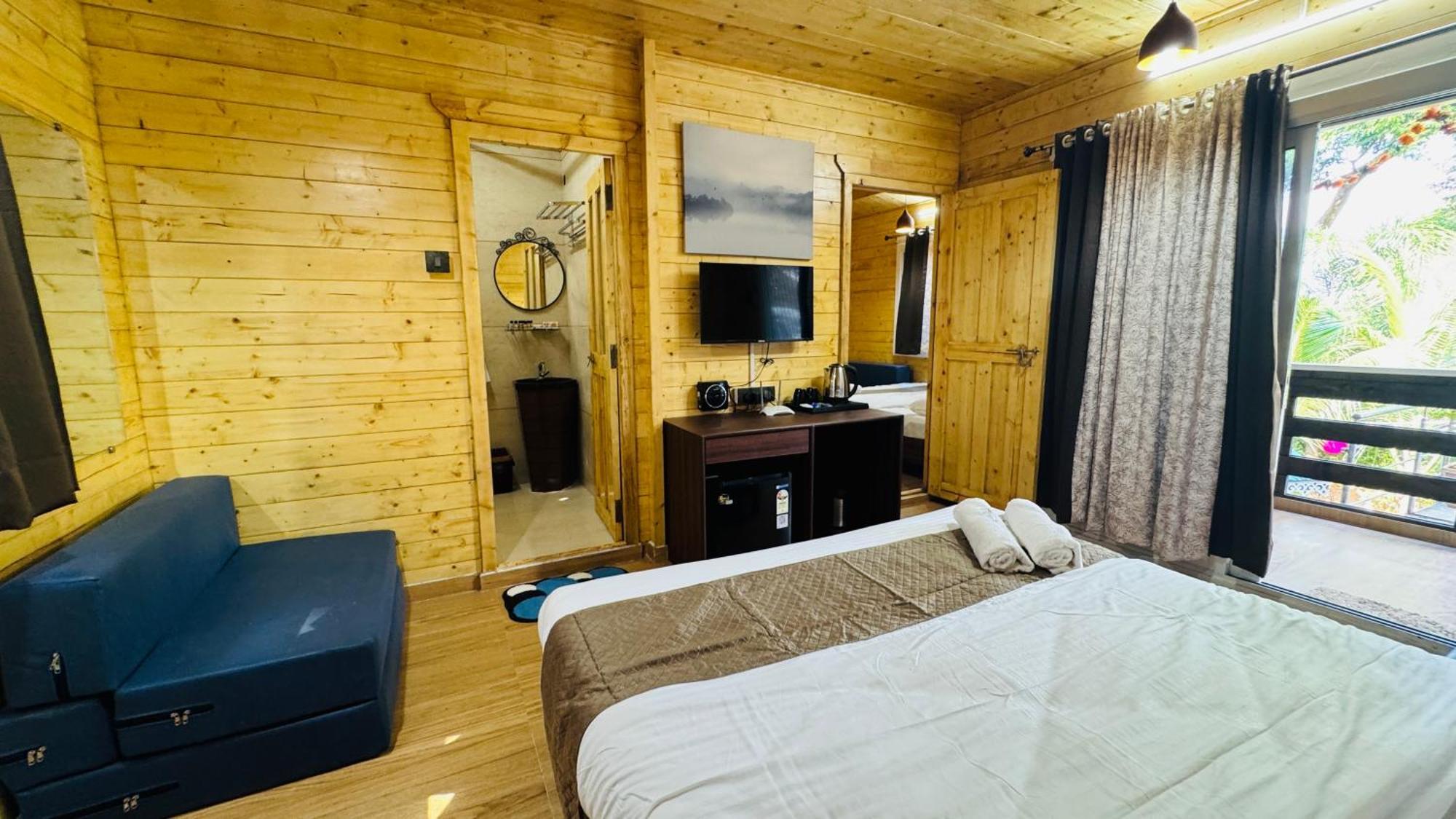 Coastal Bay Inn Alībāg Esterno foto